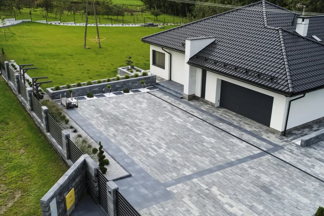 Jaka gruba kostka na podjazd? Oto, co musisz wiedzieć, aby nie żałować