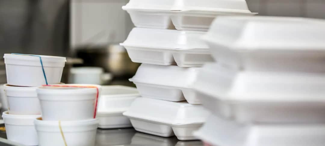 Do jakiego pojemnika wrzucamy styropian? Sprawdź, aby nie pomylić!